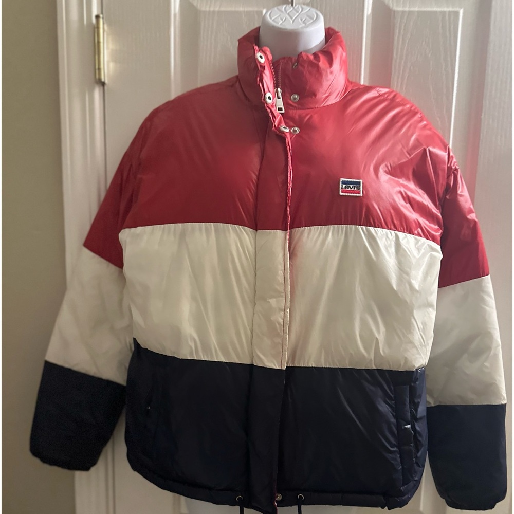 Levi’s color block puffer jackets M